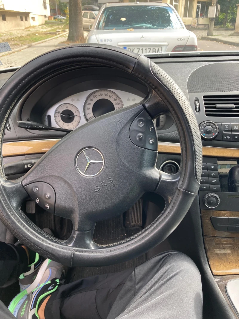 Mercedes-Benz E 280 CDI 4 MATIC, снимка 12 - Автомобили и джипове - 47260090