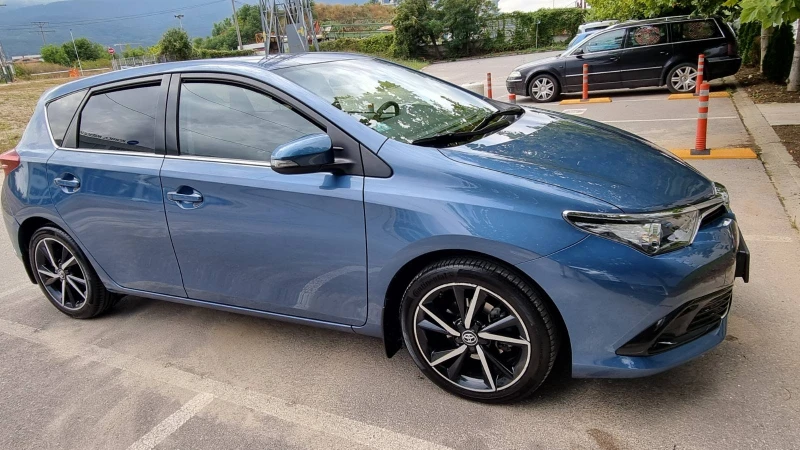 Toyota Auris, снимка 2 - Автомобили и джипове - 47560034