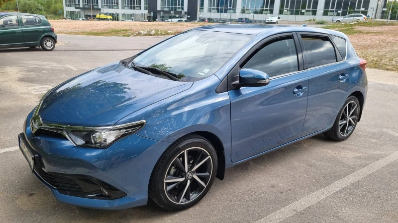 Toyota Auris, снимка 1 - Автомобили и джипове - 47560034