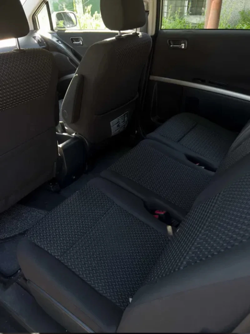 Toyota Corolla verso, снимка 8 - Автомобили и джипове - 52267875