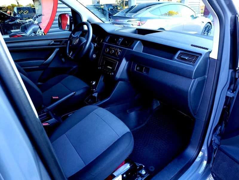 VW Caddy 1.4 CNG Cargo Maxi Заводски Метан!, снимка 11 - Автомобили и джипове - 52290534