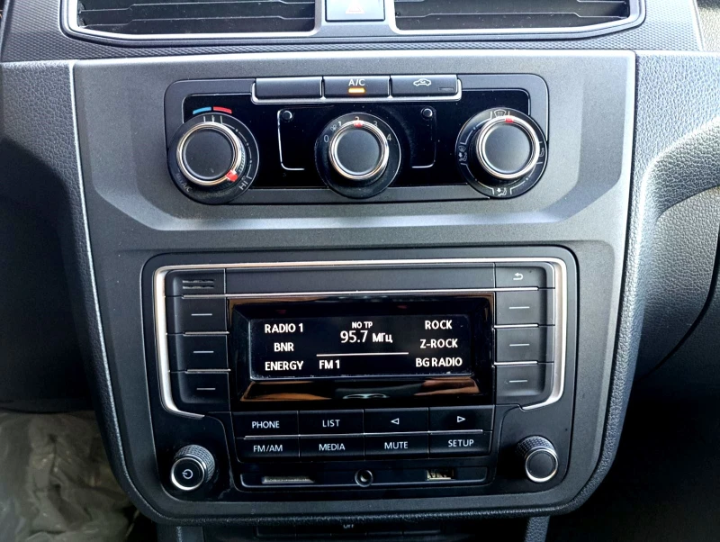 VW Caddy 1.4 CNG Cargo Maxi Заводски Метан!, снимка 13 - Автомобили и джипове - 52290534