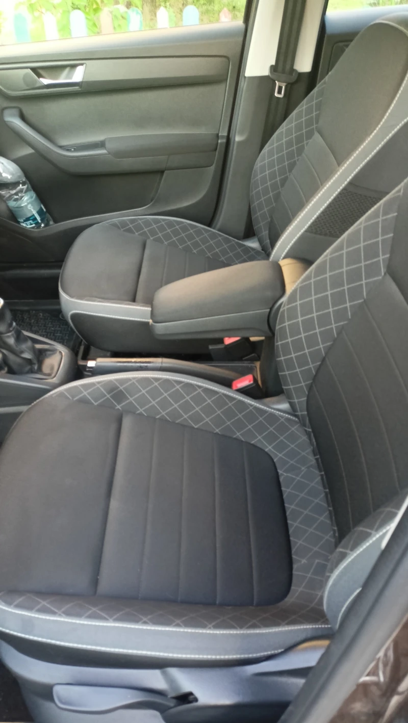 Skoda Fabia MPI, снимка 9 - Автомобили и джипове - 52754647