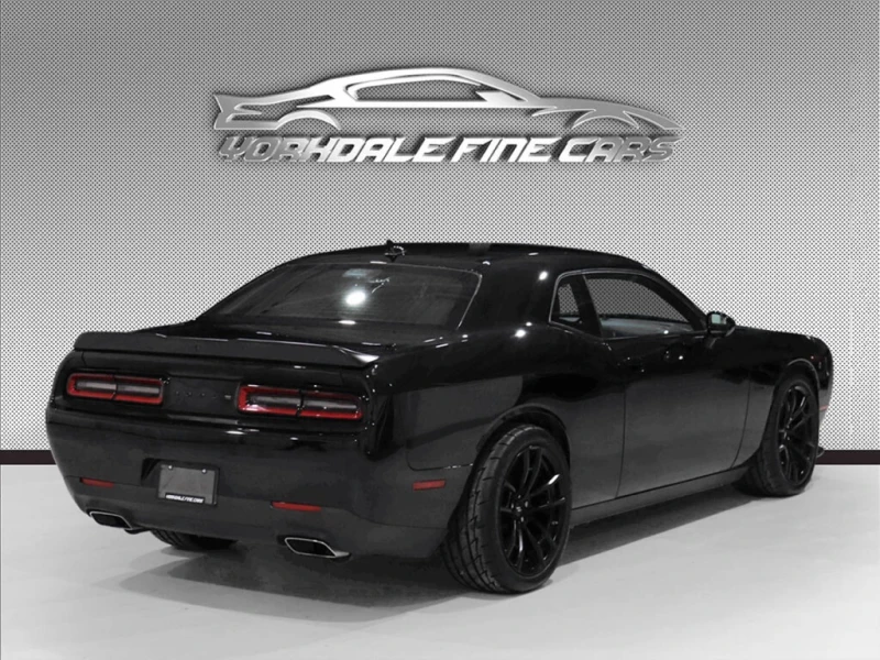 Dodge Challenger * R/T / Manual Transmission / Back Up Camera / Blu, снимка 4 - Автомобили и джипове - 52924364