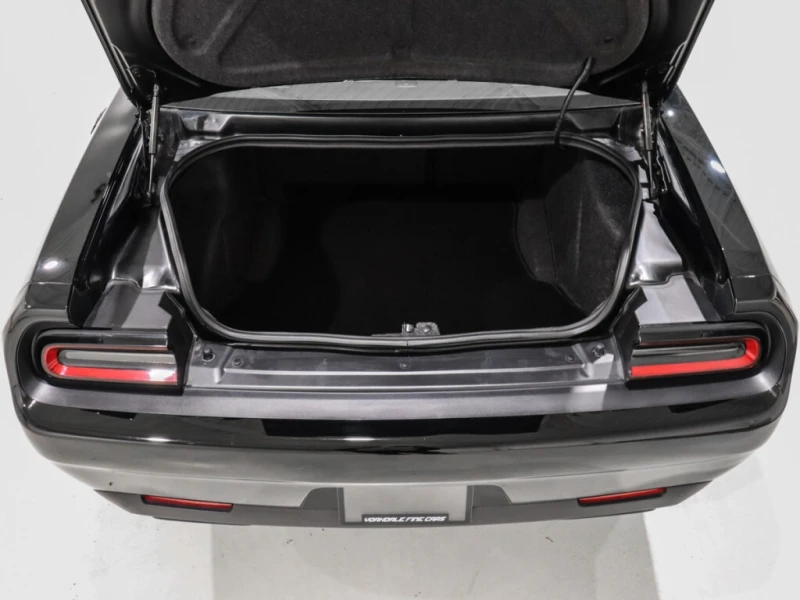 Dodge Challenger * R/T / Manual Transmission / Back Up Camera / Blu, снимка 13 - Автомобили и джипове - 52924364