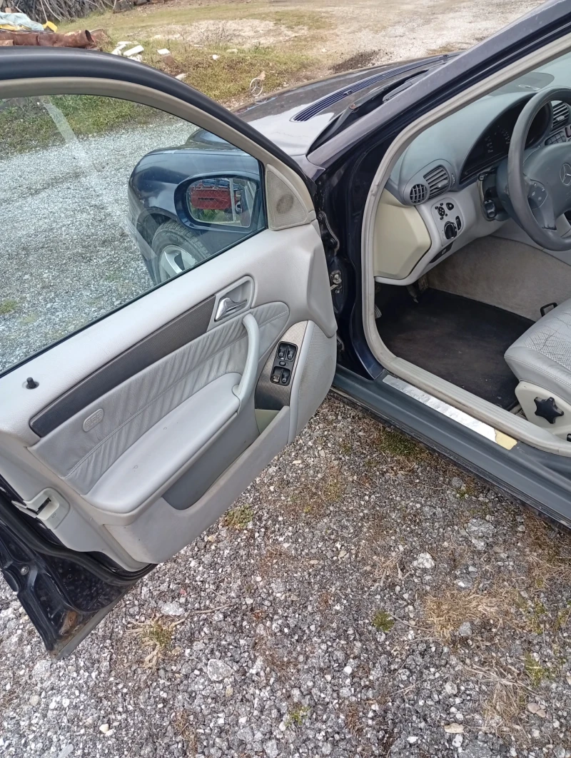 Mercedes-Benz C 220, снимка 5 - Автомобили и джипове - 53254443