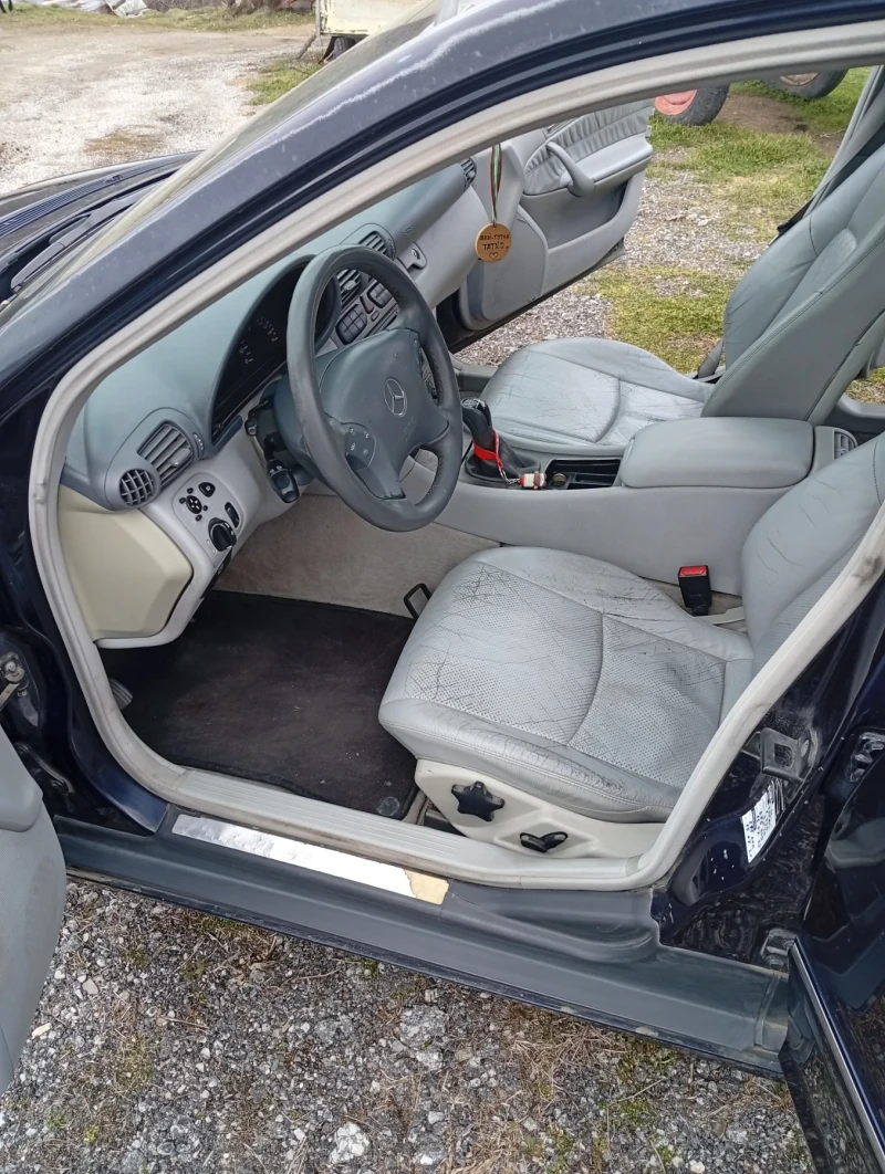 Mercedes-Benz C 220, снимка 6 - Автомобили и джипове - 53254443