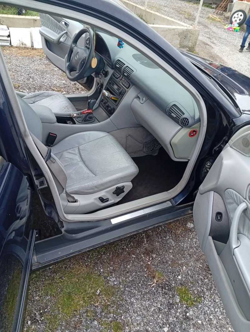 Mercedes-Benz C 220, снимка 9 - Автомобили и джипове - 53254443