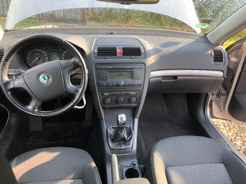 Skoda Octavia 1.9 105кс airbag OK, снимка 6 - Автомобили и джипове - 45090079