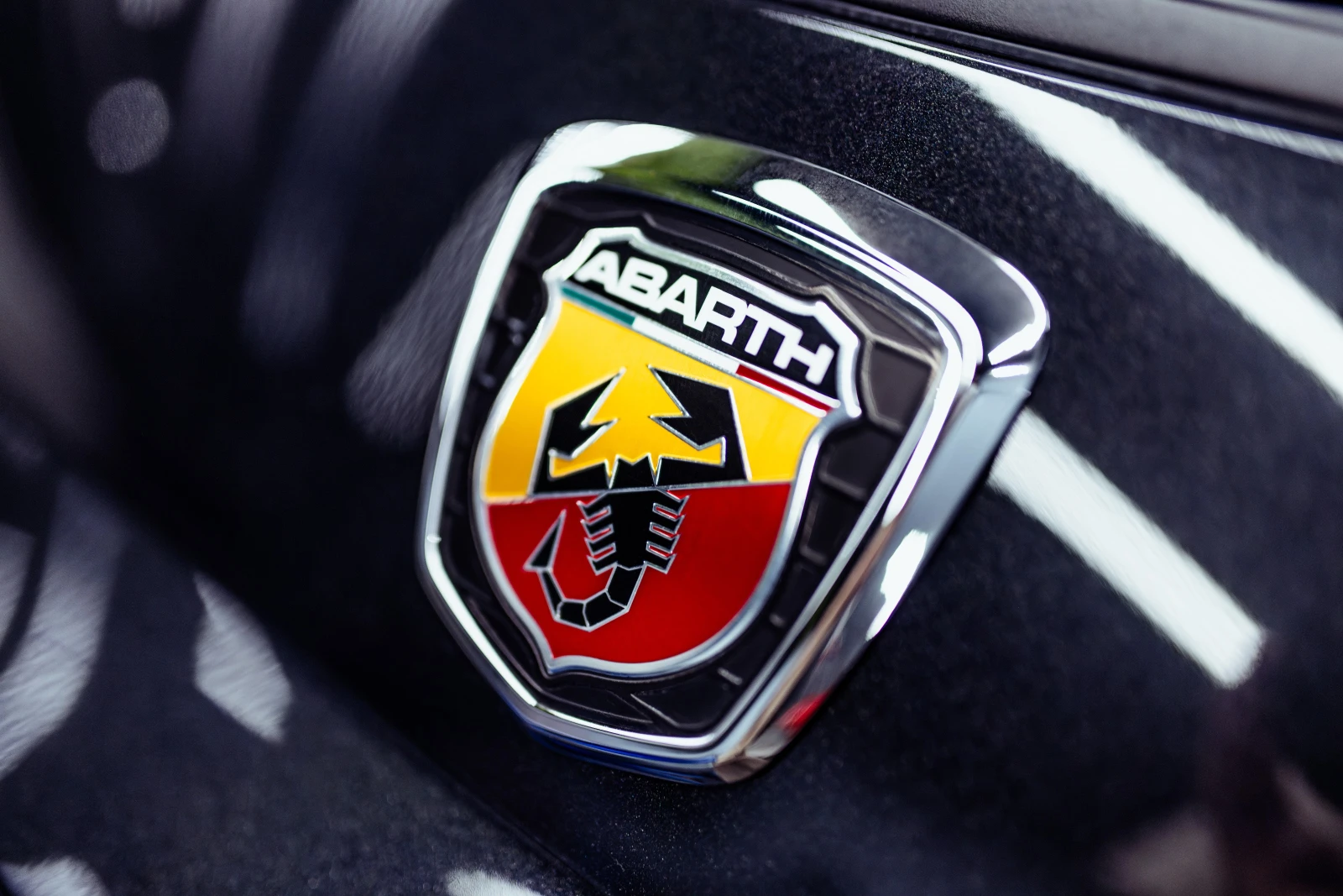 Fiat 500 ABARTH Cabrio - изображение 4
