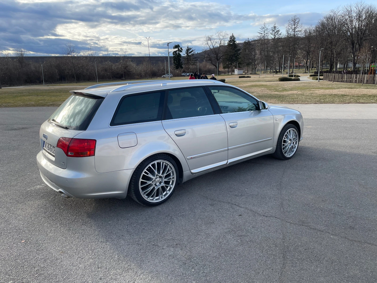 Audi A4 Avant Quattro S-line - изображение 3