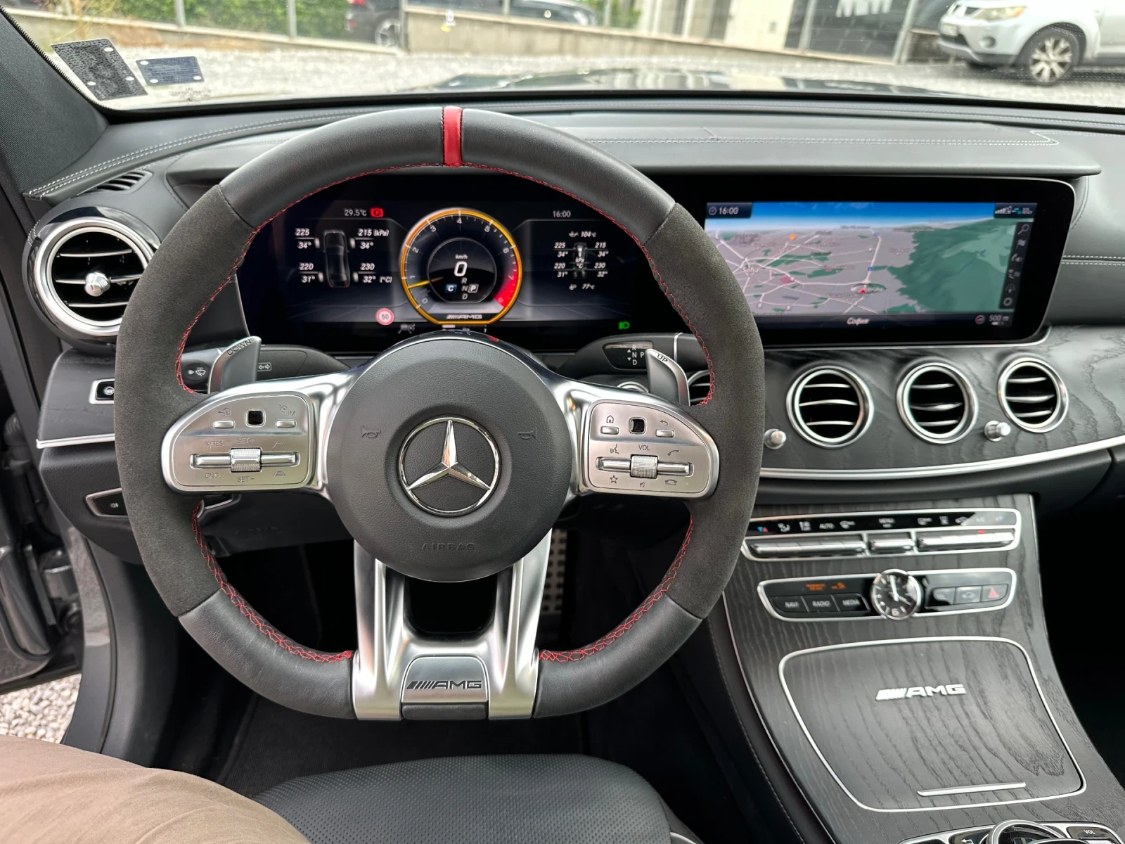 Mercedes-Benz E 63 AMG S Реални КМ ГАРАНЦИЯ Pano 360 Обдухване HUD - изображение 10