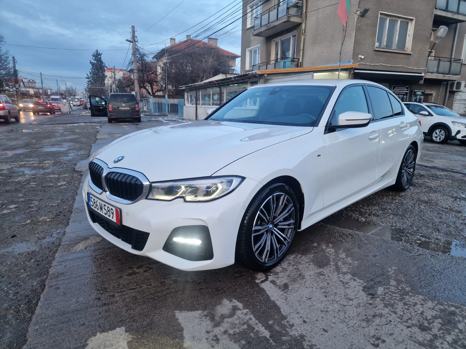 BMW 330 M/LAZAER/12000ЛВ/ ВСТЪПВАНЕ В ЛИЗИНГ - изображение 5