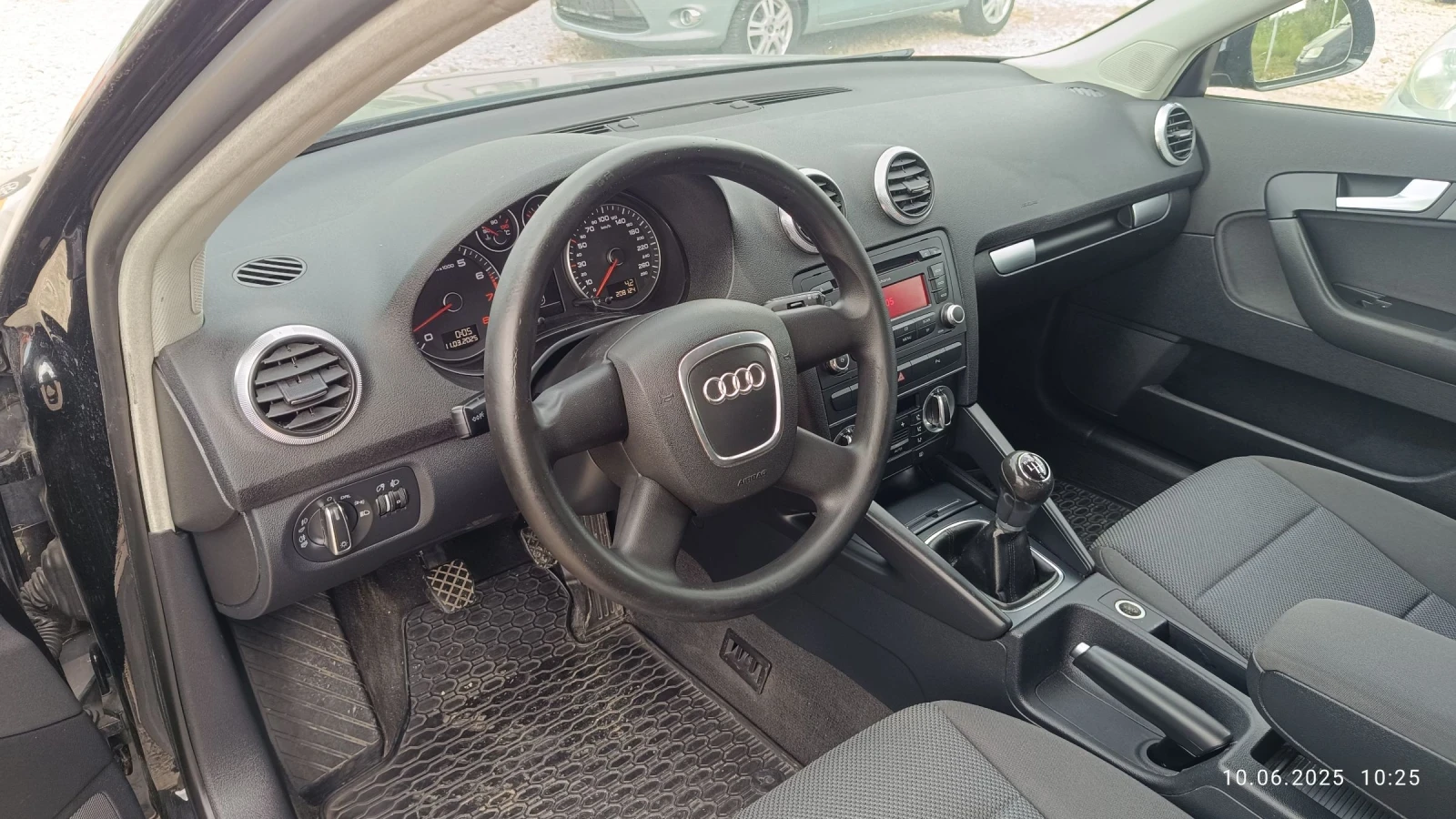 Audi A3 1.6i.102к.с.2010г. - изображение 9