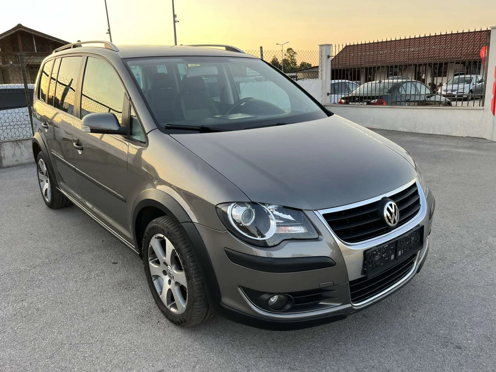 VW Touran CROSS 1.4TSI 140кс 133 000км АВТОПИЛОТ  - изображение 3