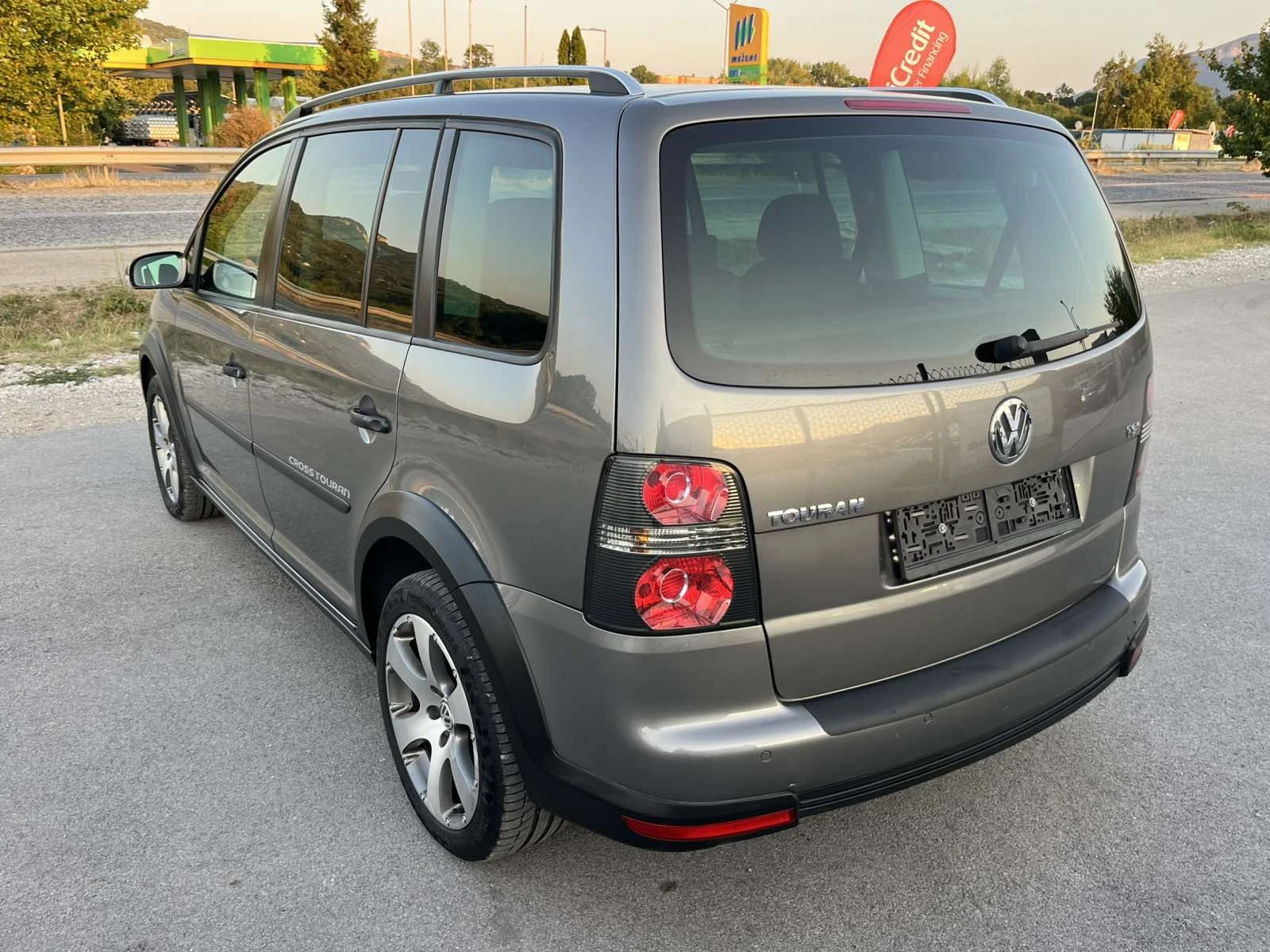 VW Touran CROSS 1.4TSI 140кс 133 000км АВТОПИЛОТ  - изображение 5