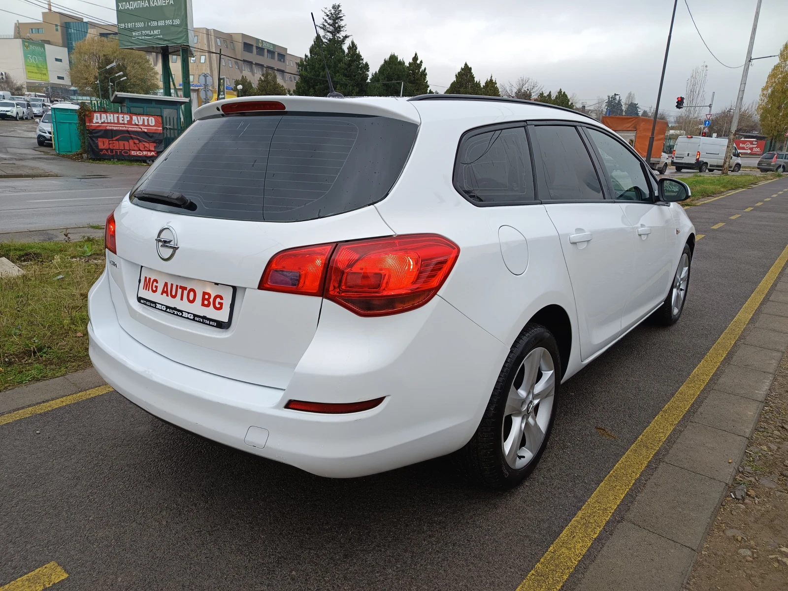 Opel Astra 1.4i - изображение 5