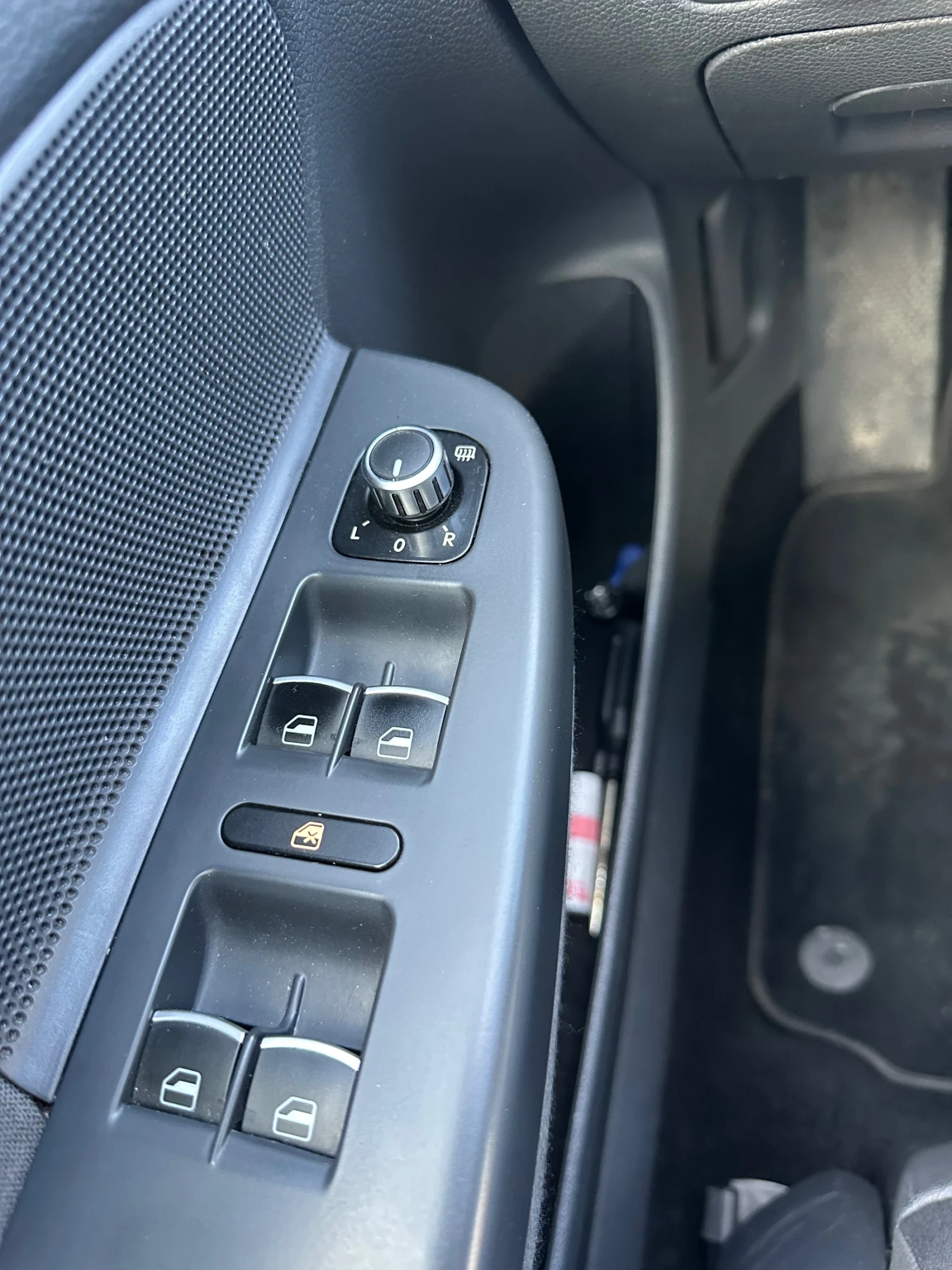 VW Golf 1, 9TDI NAVI, снимка 7 - Автомобили и джипове - 53710608