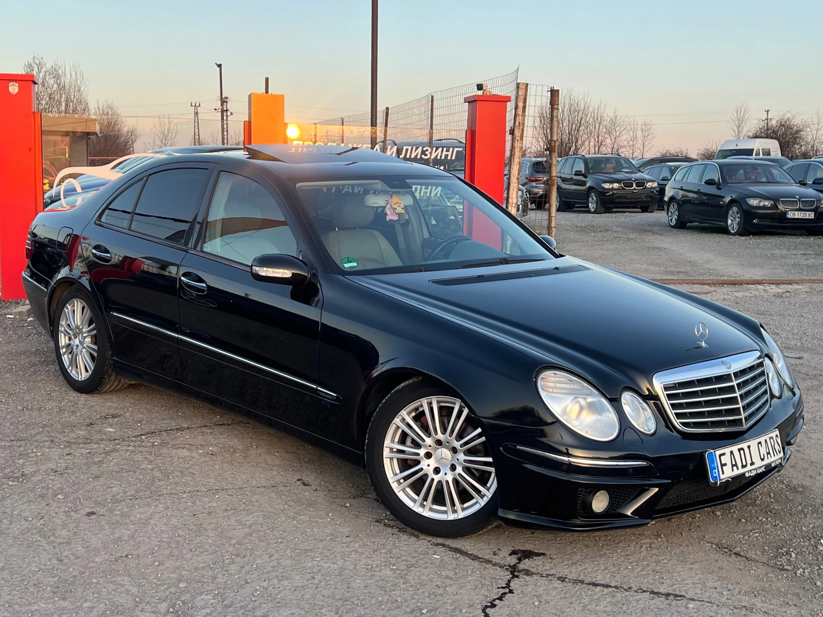 Mercedes-Benz E 320 Собствен лизинг! 100% Одобрение, снимка 2 - Автомобили и джипове - 53824116