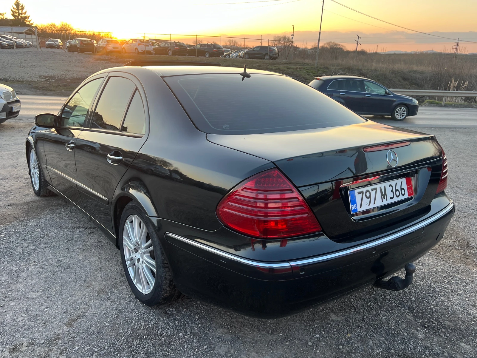 Mercedes-Benz E 320 Собствен лизинг! 100% Одобрение, снимка 6 - Автомобили и джипове - 53824116