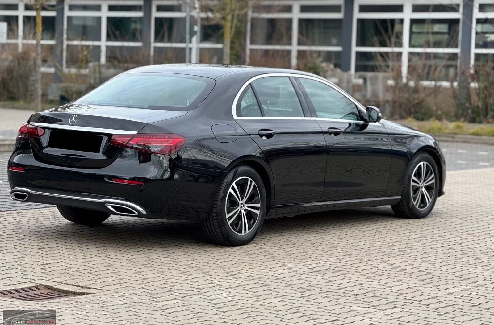 Mercedes-Benz E 220 d/AVANTGARDE/194HP/CAM/LED/NAVI/CPLAY/939g, снимка 5 - Автомобили и джипове - 53885377