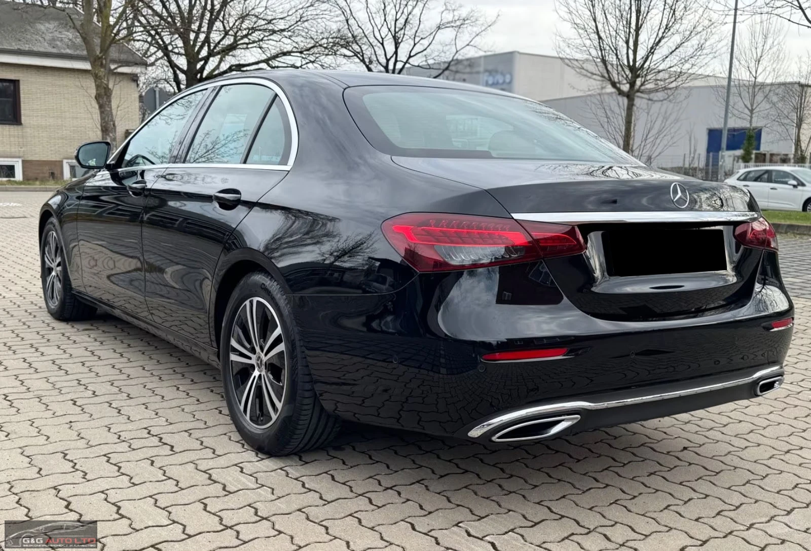 Mercedes-Benz E 220 d/AVANTGARDE/194HP/CAM/LED/NAVI/CPLAY/939g, снимка 3 - Автомобили и джипове - 53885377