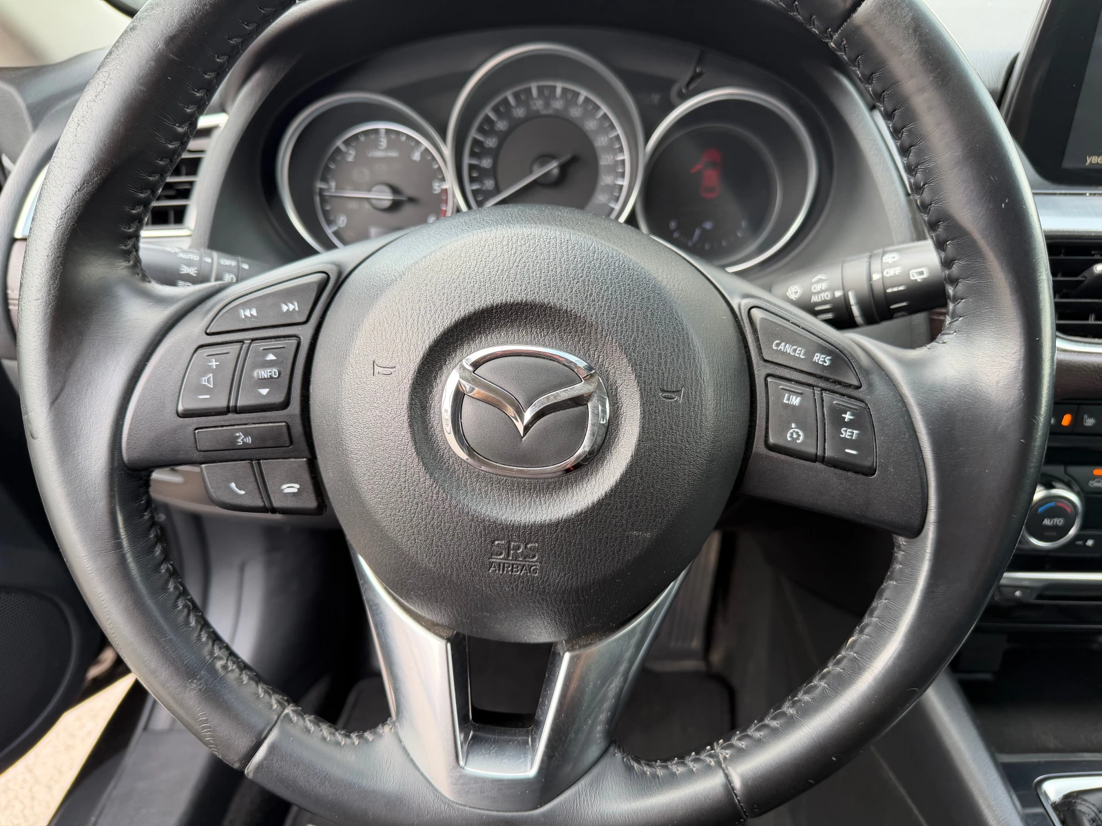 Mazda 6 2.2D/6ck/SKYACTIV EURO6, снимка 12 - Автомобили и джипове - 54357421