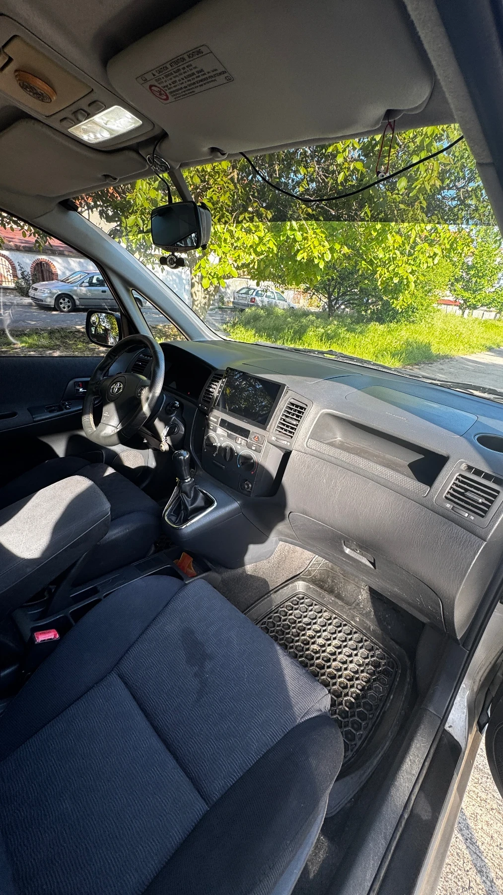 Toyota Corolla verso 2.0D, снимка 7 - Автомобили и джипове - 54610389