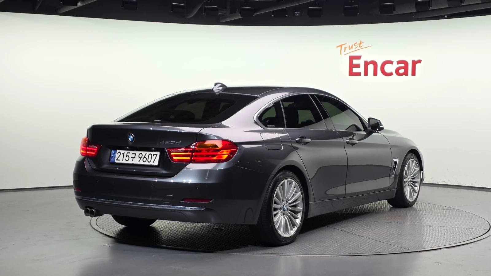 BMW 420 Luxury B47 * HUD * ПОДГРЕВИ * КАМЕРА * ЛЮК, снимка 2 - Автомобили и джипове - 55143005