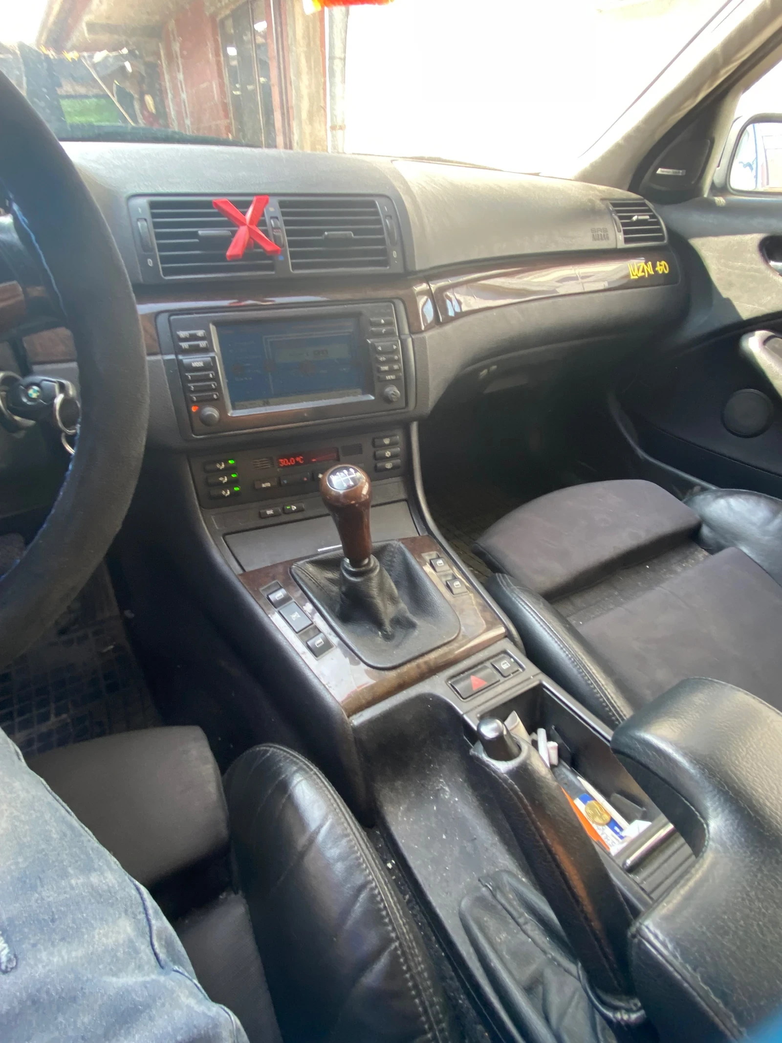BMW 320, снимка 7 - Автомобили и джипове - 55245435