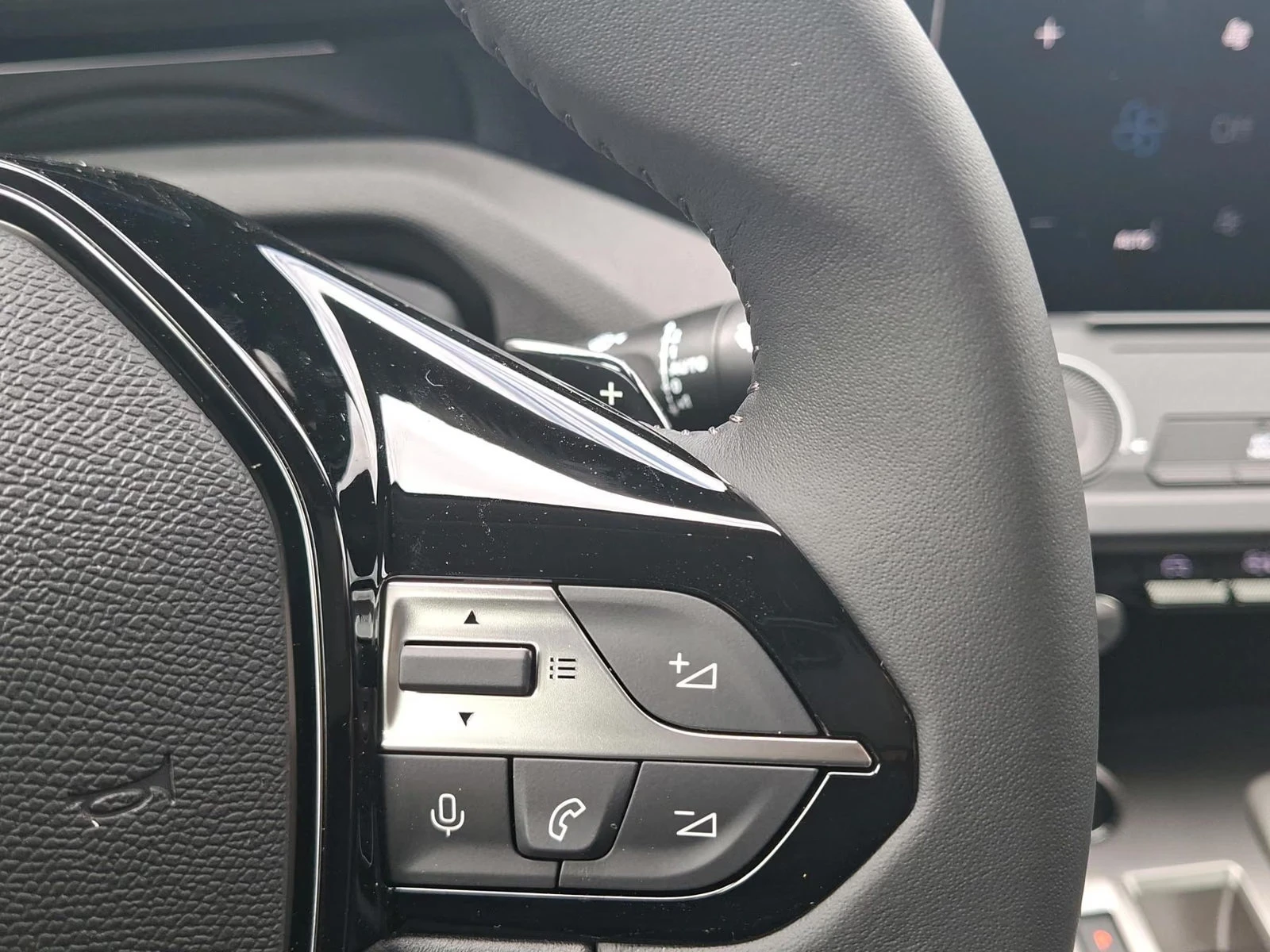 Peugeot 308 MHEV/e-DSC6/145HP/ALLURE/CAM/LED/NAVI/CPLAY/647q, снимка 8 - Автомобили и джипове - 55824069