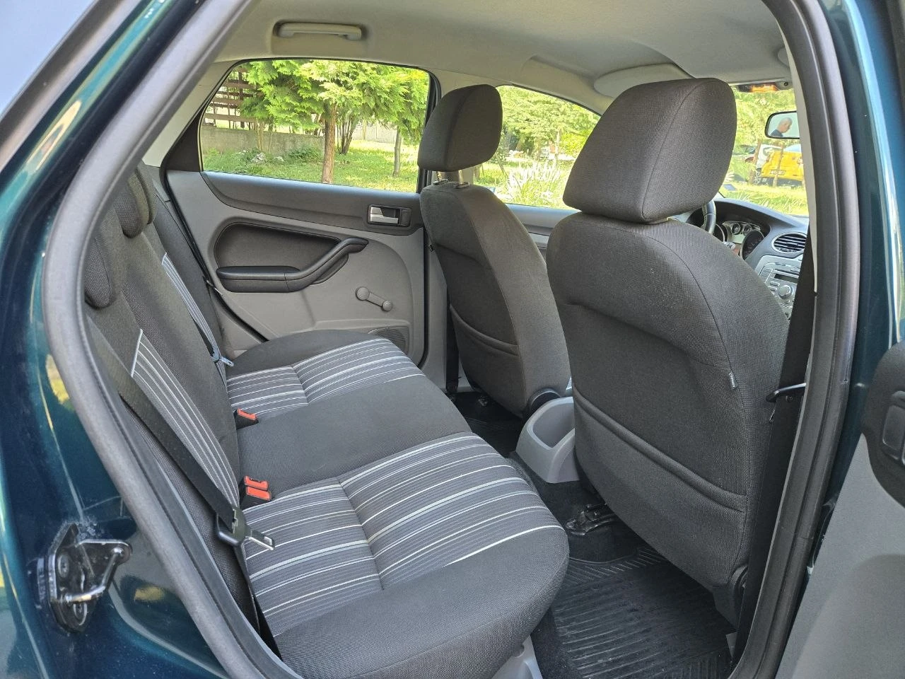 Ford Focus 1.6, снимка 11 - Автомобили и джипове - 55960354