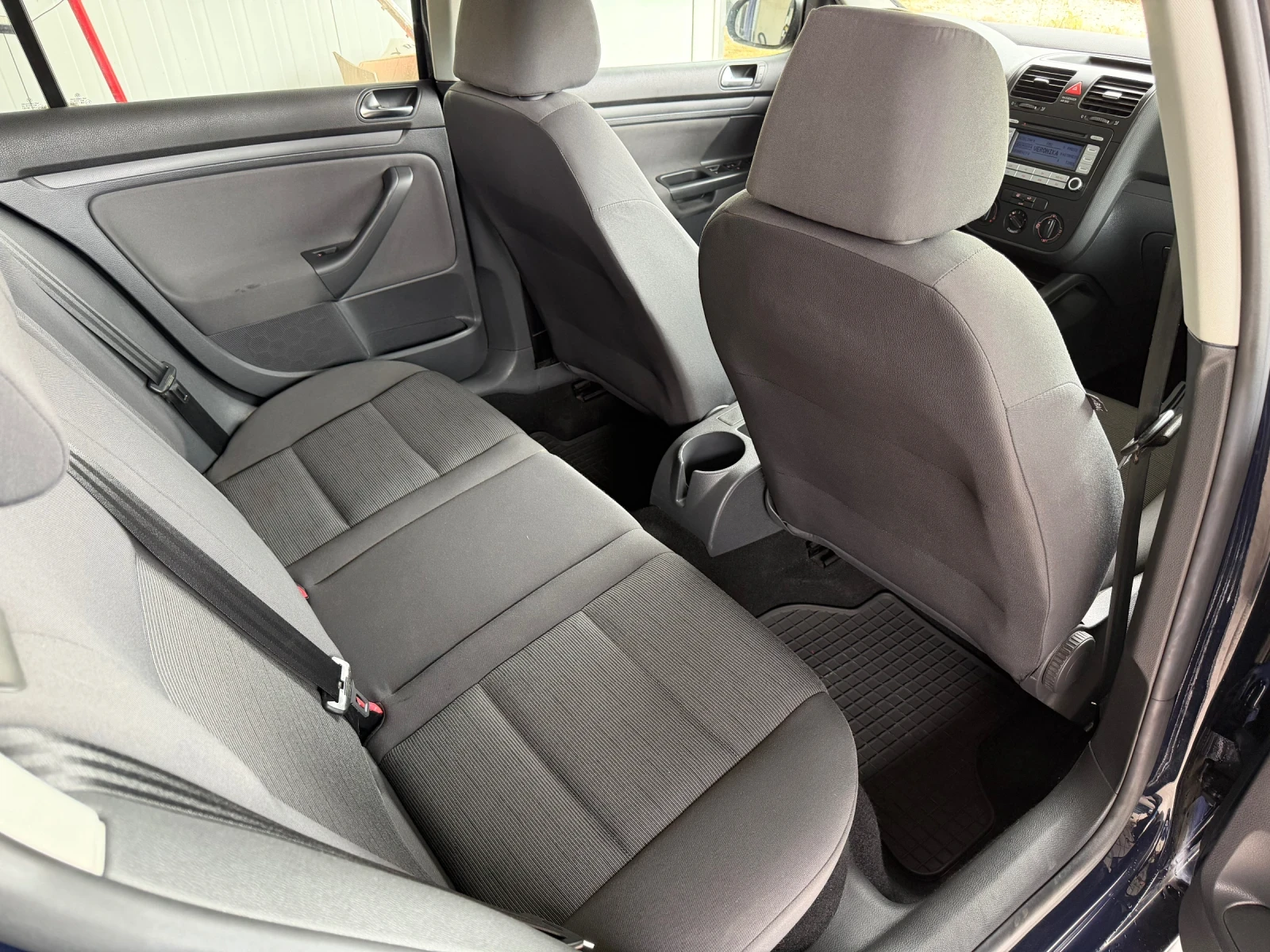 VW Golf 1.9TDI/149000KM/ИСТОРИЯ/2 комплекта гуми, снимка 11 - Автомобили и джипове - 56234126