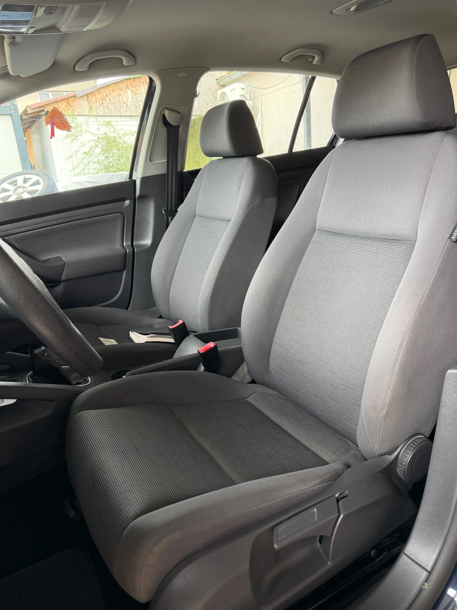VW Golf 1.9TDI/149000KM/ИСТОРИЯ/2 комплекта гуми, снимка 8 - Автомобили и джипове - 56234126