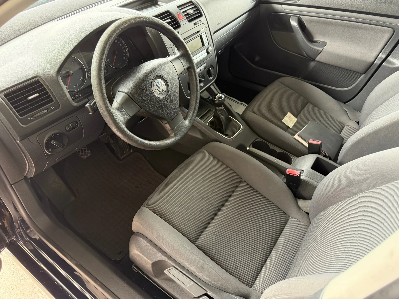 VW Golf 1.9TDI/149000KM/ИСТОРИЯ/2 комплекта гуми, снимка 7 - Автомобили и джипове - 56234126