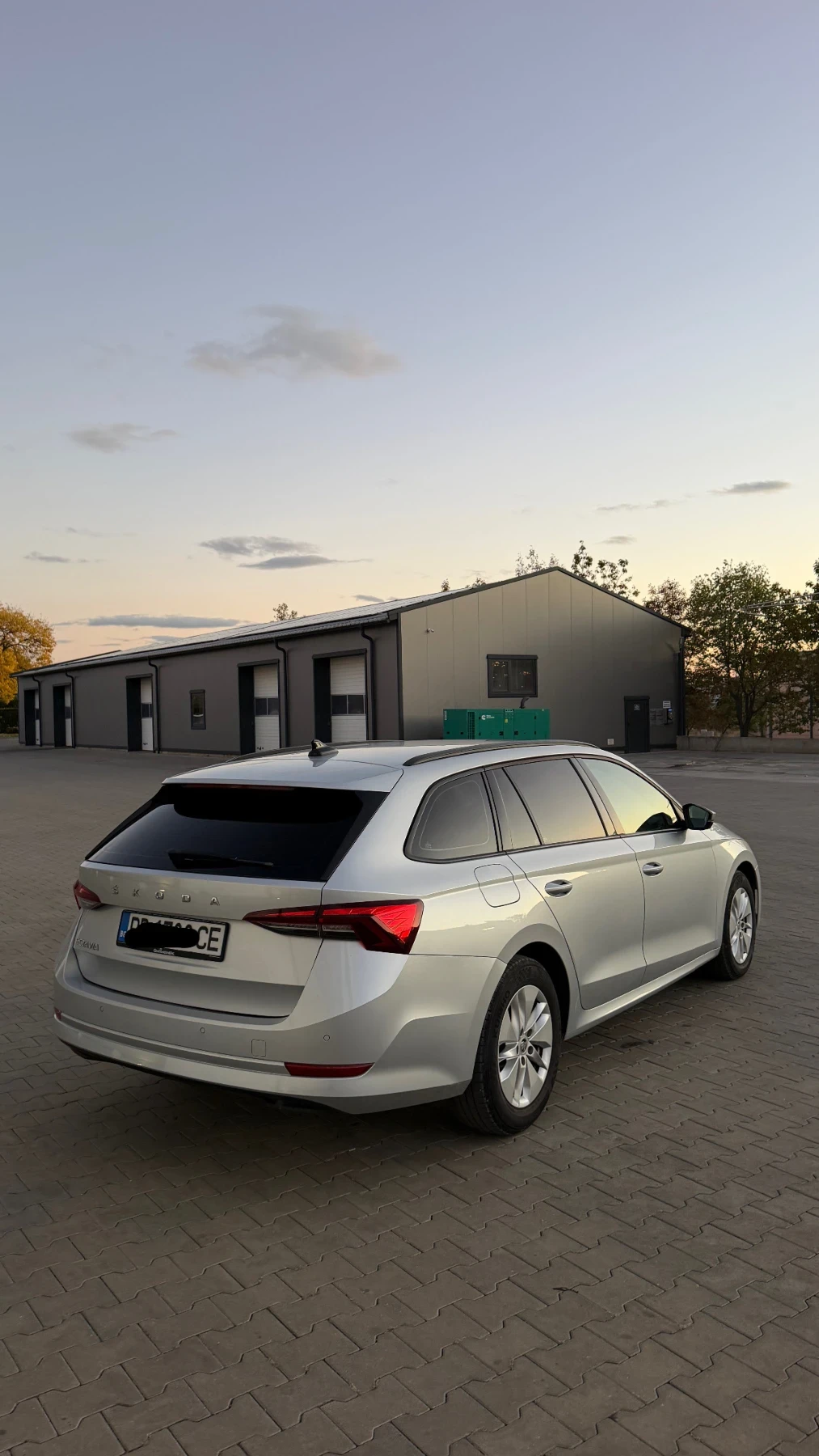 Skoda Octavia 2.0tdi 7DSG/Crystal Lighting/�������/Distronik/Key | Mobile.bg � ����������� 2