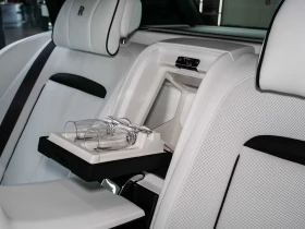 Rolls-Royce Cullinan V12 / BESPOKE / 360 / NIGHT / 4 SEATS / STARLIGHT, снимка 17