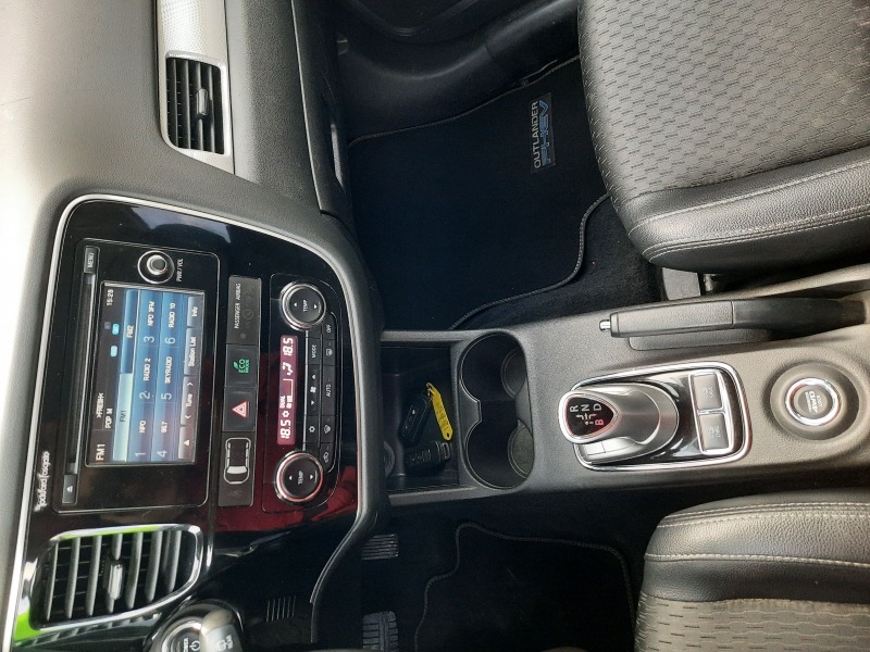 Mitsubishi Outlander 2.0 intese PHEV-EV 4WD, снимка 9 - Автомобили и джипове - 45108167