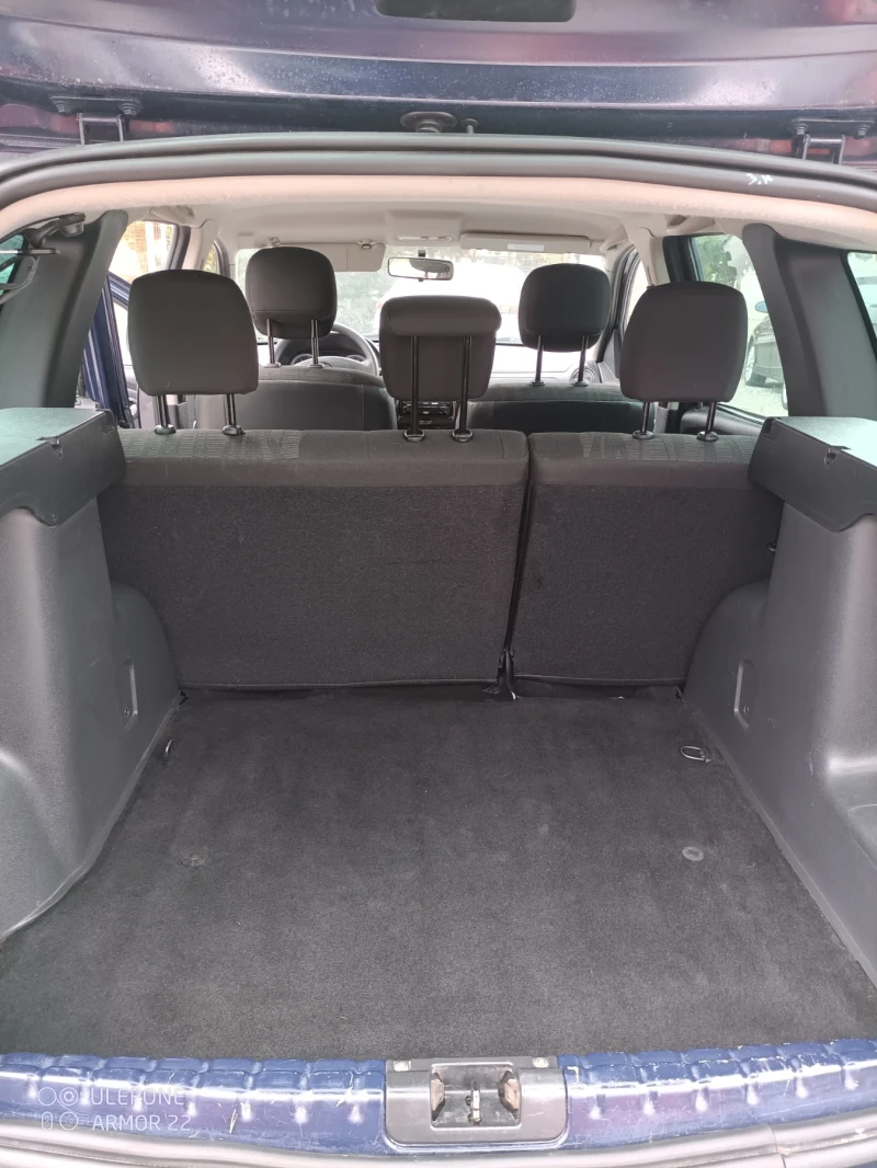 Dacia Duster 1.6i LPG , снимка 9 - Автомобили и джипове - 51750954