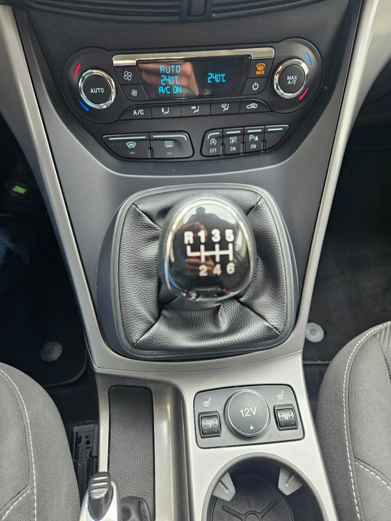 Ford Kuga НАПЪЛНО ОБСЛУЖЕН, снимка 13 - Автомобили и джипове - 52907382