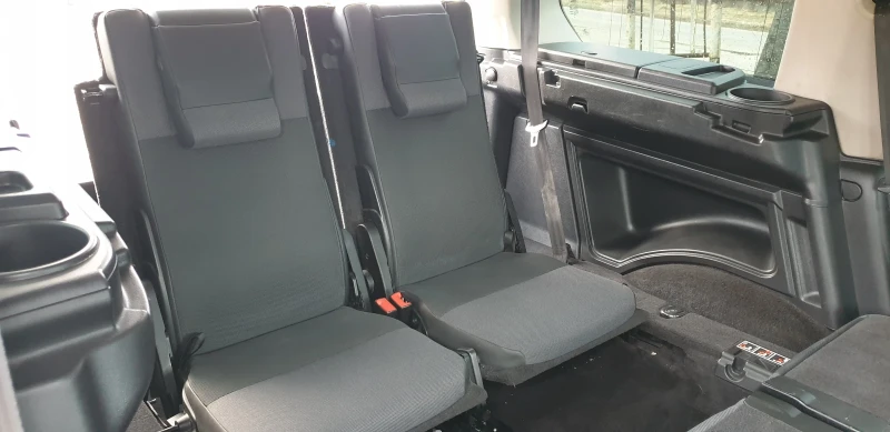 Land Rover Discovery 2.7 TDV6 SE 7 места , снимка 15 - Автомобили и джипове - 53571488