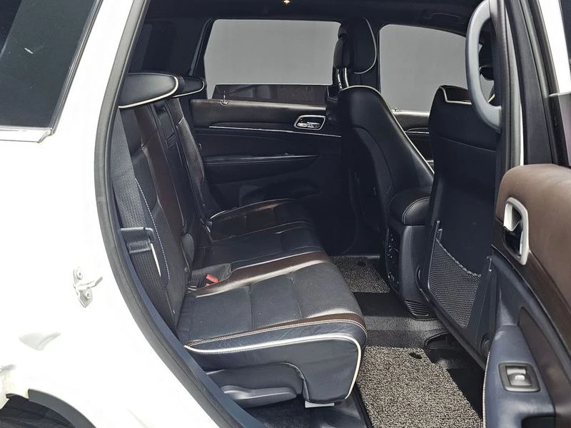 Jeep Cherokee 3.6 Overland| 283к.с.| ВКЛ.ТЕХНОТЕСТ, снимка 11 - Автомобили и джипове - 55401541