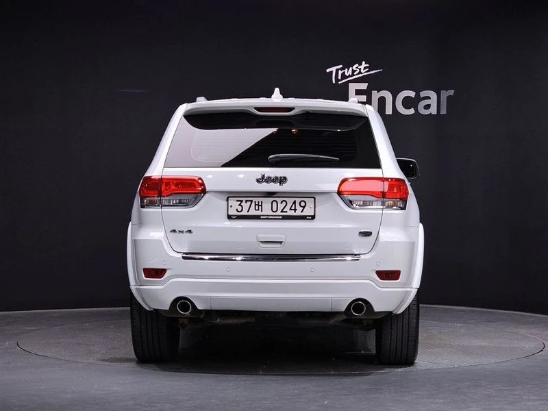 Jeep Cherokee 3.6 Overland| 283к.с.| ВКЛ.ТЕХНОТЕСТ, снимка 4 - Автомобили и джипове - 55401541