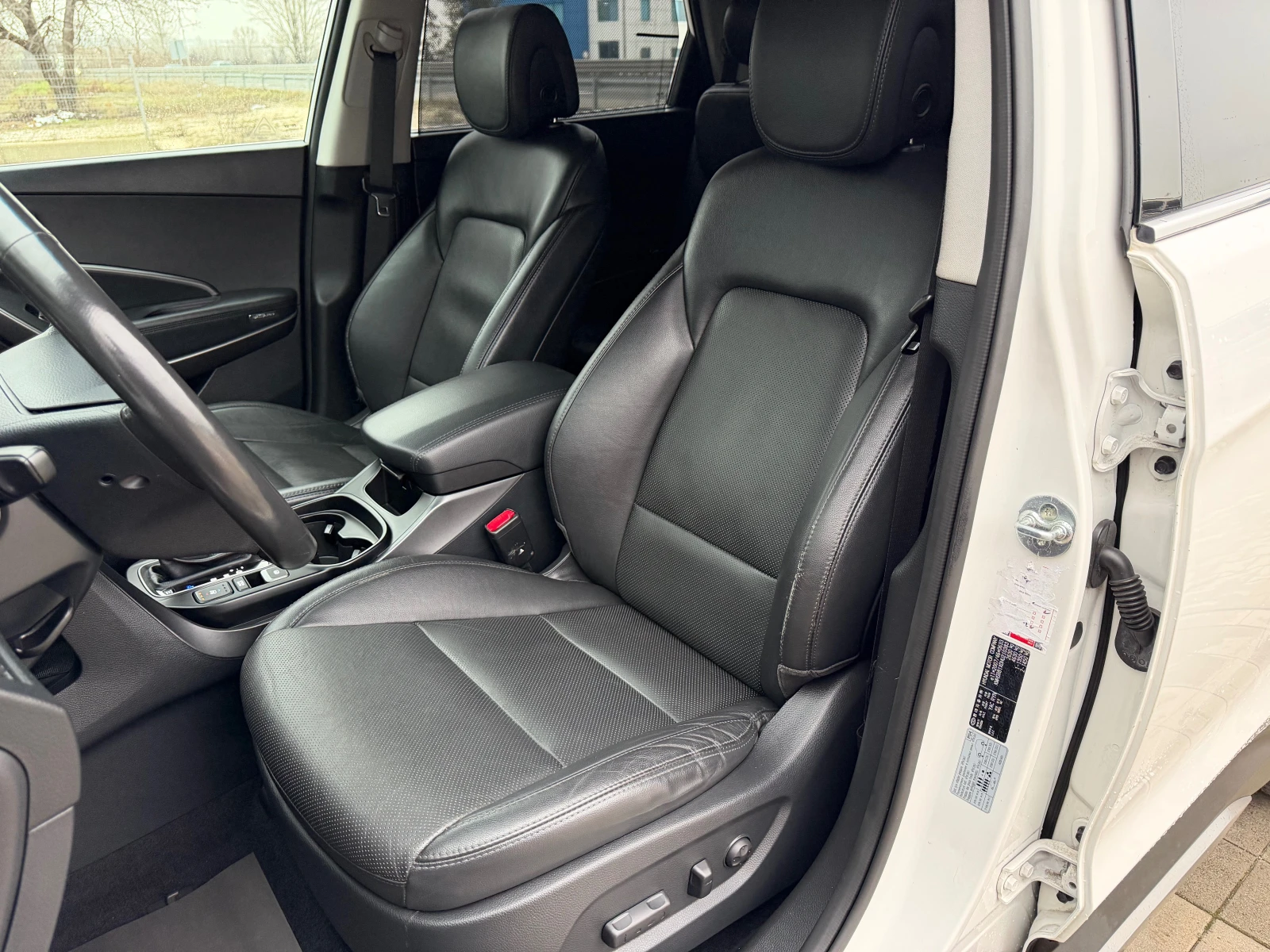 Hyundai Santa fe GRAND-PREMIUM-KEYLESS-GO-ПАНОРАМА-360-КАМЕРИ-ПАМЕТ - изображение 10