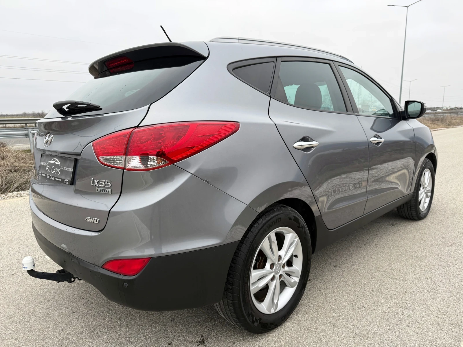 Hyundai IX35 2.0 CRDi / 4WD 4X4 / KOJA / PODGREV / PARKTRONIC  - изображение 7