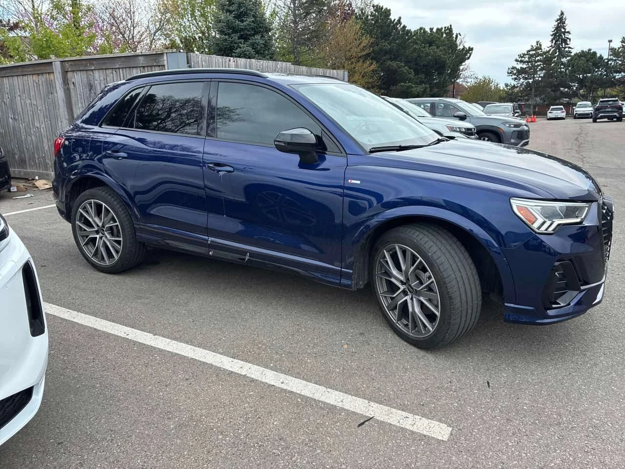 Audi Q3 Progressiv /SONOS/КЛИП НА МОТОРА / АВТОКРЕДИТ, снимка 3 - Автомобили и джипове - 54599552