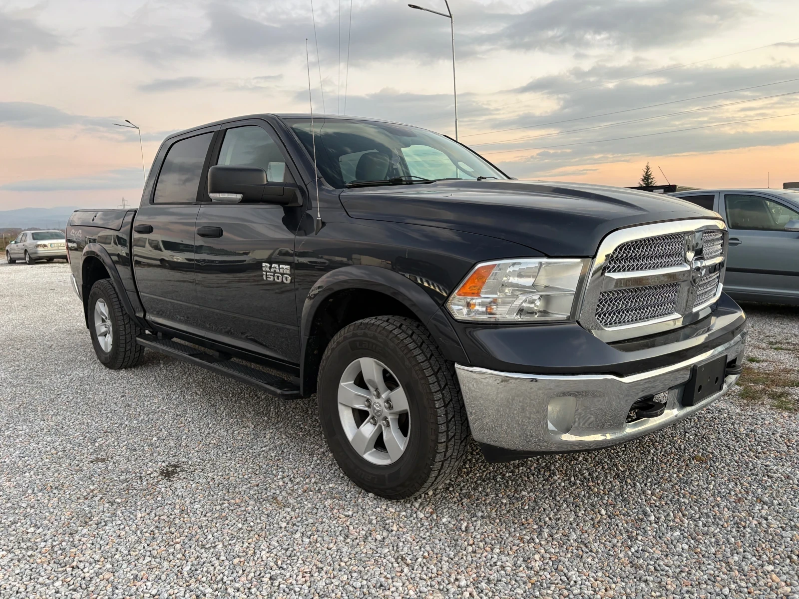 Dodge RAM 1500, снимка 2 - Автомобили и джипове - 54904255