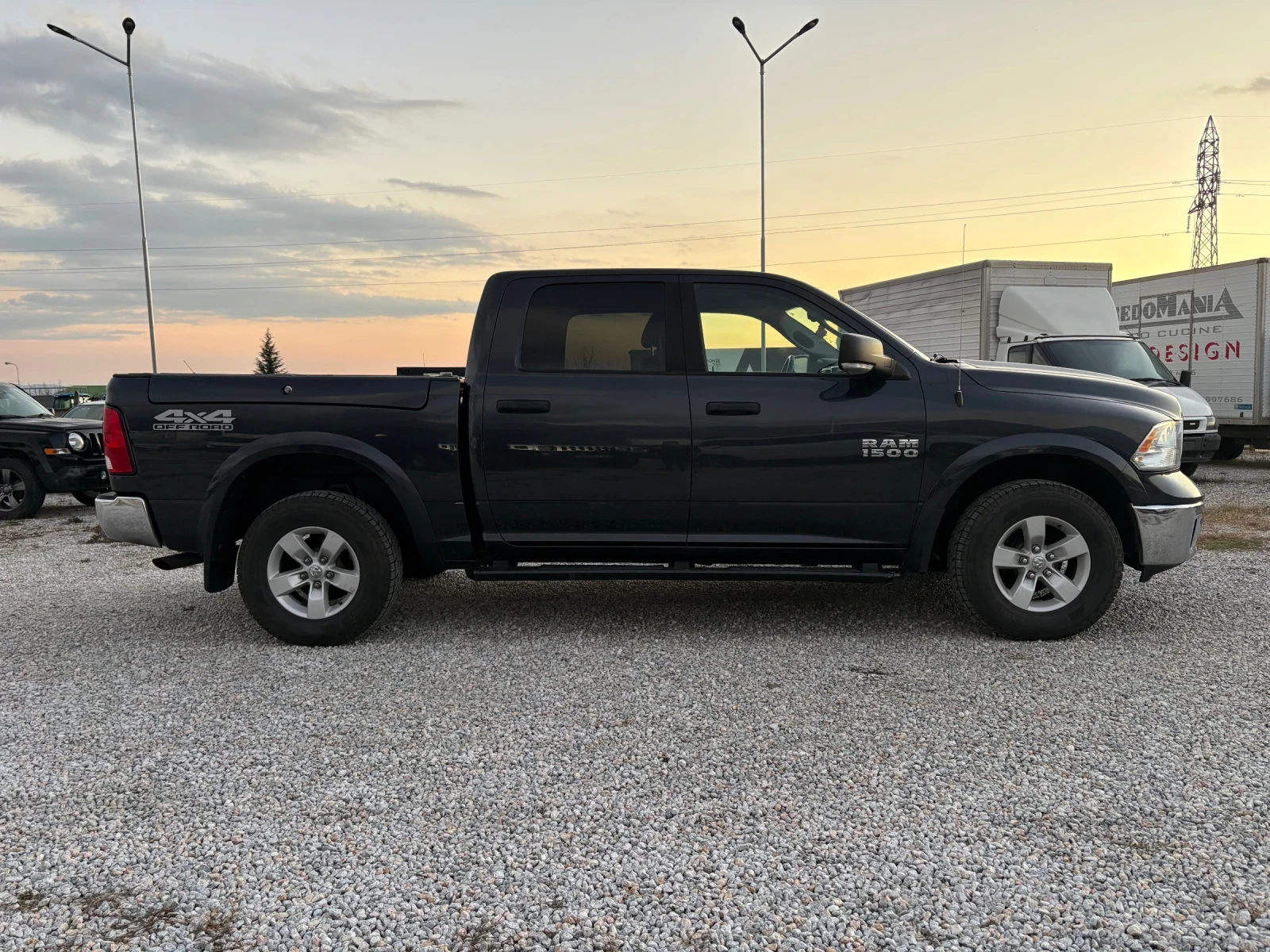 Dodge RAM 1500, снимка 3 - Автомобили и джипове - 54904255
