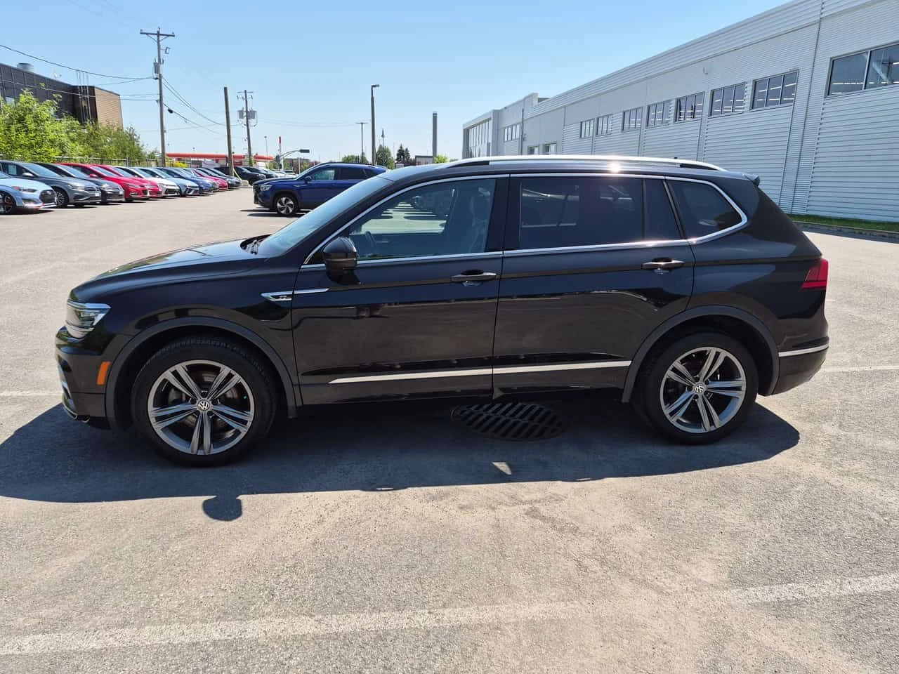VW Tiguan * Highline * CARFAX * БЕЗ ПЪРВОНАЧАЛНА ВНОСКА, снимка 2 - Автомобили и джипове - 55590940