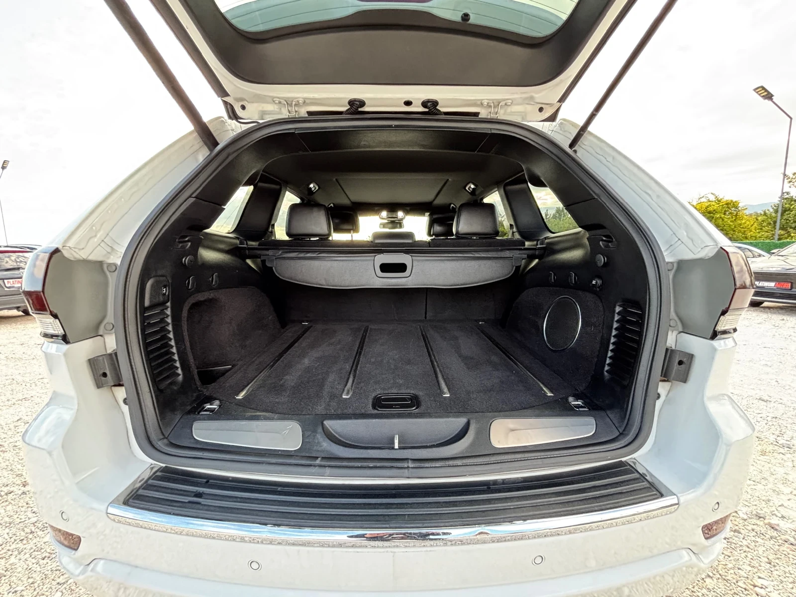 Jeep Grand cherokee 3.0D/4X4/OVERLAND EDITION/�����/PANO/NAVI/LED/FULL | Mobile.bg � ����������� 14